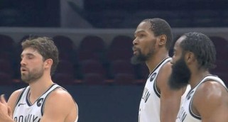 篮球战术分析（探究篮球战术中防守策略的合理性及其优势）