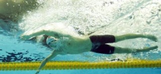 提高游泳技巧，享受自由独立的游泳体验（从零基础到游泳高手，一步步掌握游泳技巧的秘诀）