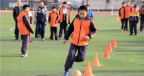 足球训练技巧基本功的重要性（提升技术水平，打造出色球员）