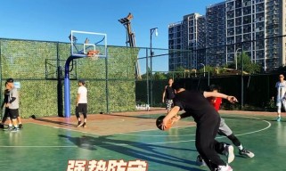 幼儿篮球防守和进攻教学技巧（培养幼儿篮球潜力的关键技巧）