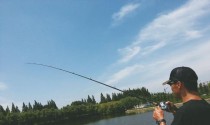 海上钓鱼用路亚，钓鱼好帮手！（提升钓鱼效果，路亚是关键！）