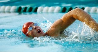 攻击式游泳换气技巧大揭秘（掌握这些技巧，让你的游泳更加顺畅流畅）