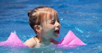 探索韦德女儿游泳技巧的秘密（勇敢、技术与毅力的融合——揭秘韦德女儿游泳之道）