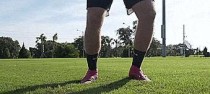 以足球的技巧女生学什么？（发展女生的技术和自信心，培养团队合作意识）