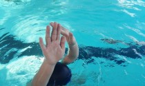 游泳憋气技巧（提高游泳憋气能力的关键技巧及注意事项）