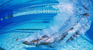 掌握游泳出发跳水高级技巧的秘诀（提升游泳出发跳水技术，让你成为高手）