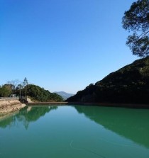 探秘钓鱼竿在水库中的路亚技巧（挑战钓鱼竿路亚水库，你需要掌握这些技巧）