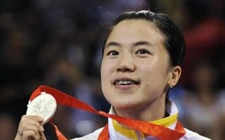 王楠老公（探寻王楠老公的背后故事，挖掘成功背后的艰辛和奋斗）