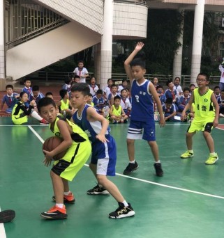 小学防守篮球技巧口诀，提高防守效果（篮球技巧让你成为强大的防守者）
