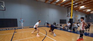 探讨篮球1v1进攻防守脚步的重要性（突破、防守、节奏掌握，关键在于脚下功夫）