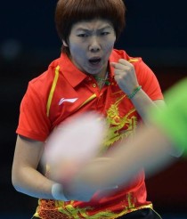 女队乒乓球发球规则解析（从技巧到战术，揭秘女子乒乓球发球的奥秘）