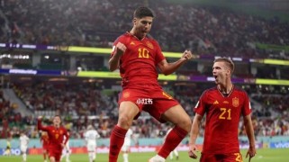 西班牙vs伊朗（探索世界杯上西班牙对阵伊朗的精彩进球时刻）