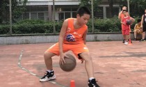 如何提高篮球防守意识（从基本技巧到战术应用，全面提升篮球防守能力）