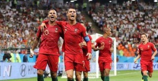 2018世界杯乌拉圭vs葡萄牙的传世之战（历史对决中的关键一役，葡乌之争）