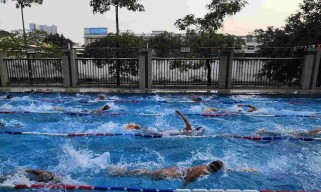 常熟体育中考游泳技巧考试全解析（从入水到转身，掌握游泳的关键技巧）