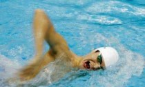 游泳初学者的打水技巧（从零基础到游泳高手，掌握关键技巧的实用指南）