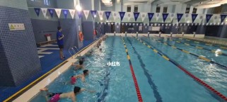游泳考试（掌握关键转身技巧，提升游泳考试成绩）