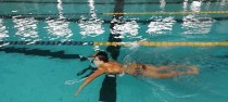 学会象昊游泳技巧，成为游泳高手！（掌握关键技巧，畅游水中乐趣。）