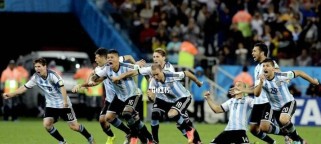 阿根廷对巴西世界杯进球壮举（两队激烈较量下的关键一球）