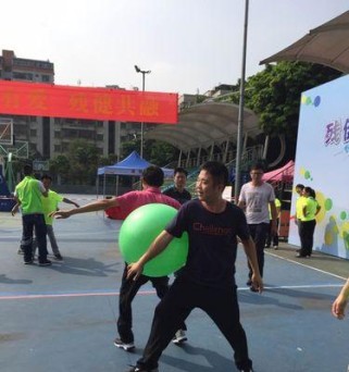 乒乓球团队接力运球的技巧（团队配合默契，接力运球更上一层楼）