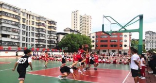 以小篮球的防守形象