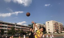打造卓越防守力量——高中篮球比赛贴身防守的关键技巧（完美融合速度与力量，让对手无处可逃）