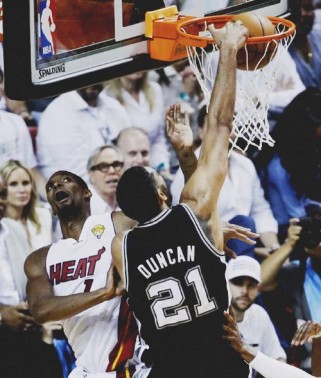 NBA历史单场30分排行榜（追寻篮球巨星的得分传奇之旅）