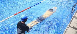 游泳的用法和技巧（掌握游泳，畅享水上乐趣）